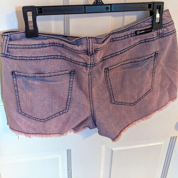SALE🎆Studded dusty-pink denim shorts - Picture 3 of 3